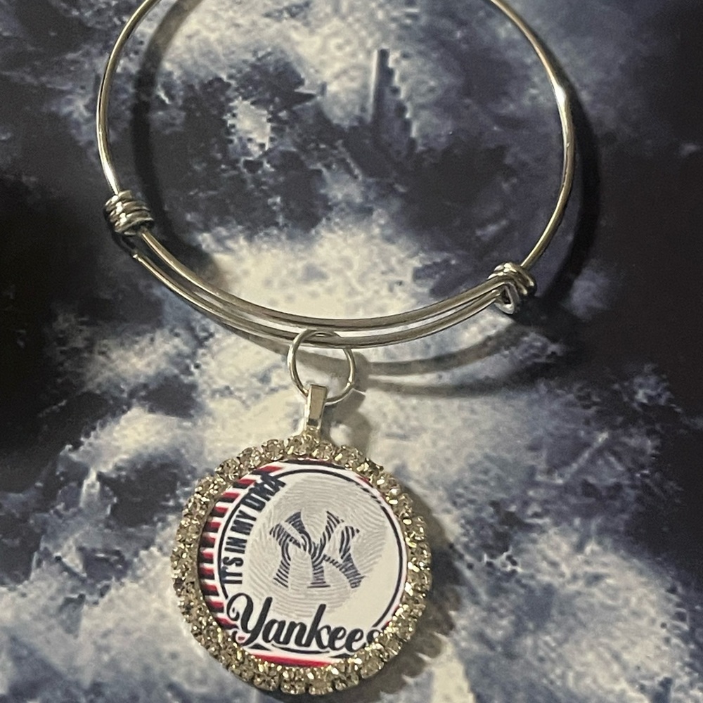 New York Yankees bangle bracelet